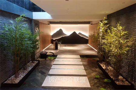 滨河御邸三室两厅送储藏室送阁楼证满两年